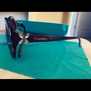 Pre owned authentic Tiffany& Co sunglasses